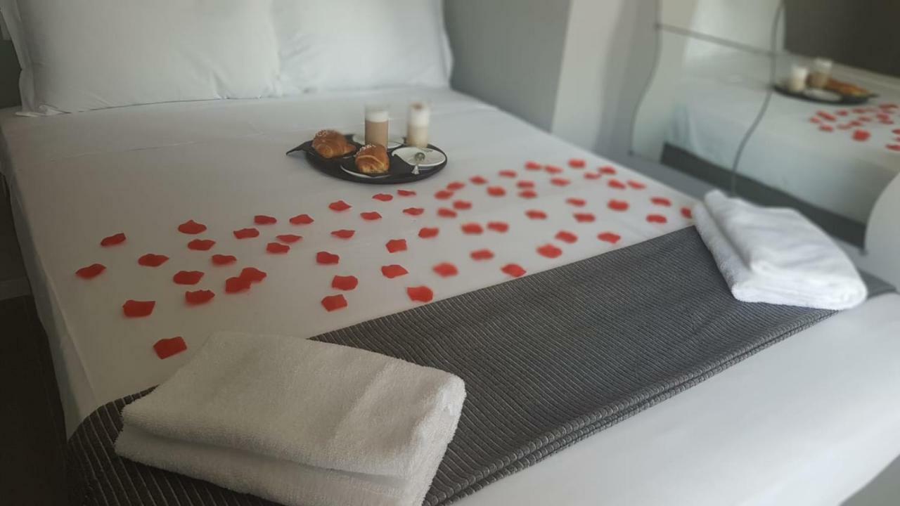 Living Bed And Breakfast Касория Екстериор снимка